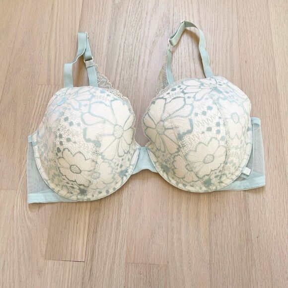 BUY 1 GET 1 FREE 38D Victorias Secret lightly lined demi mint lace bra - Picture 1 of 7